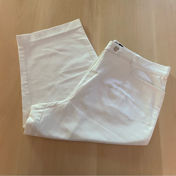 I.C.Y. by Tekport Trading. Cotton white long shorts/capris. Size 14/16 approx. - Picture 4 of 10